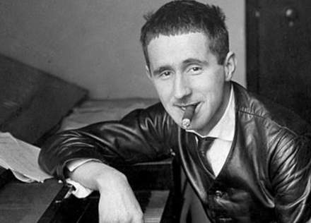 Theater of War: Brecht, el actor y el sentido político de la escena