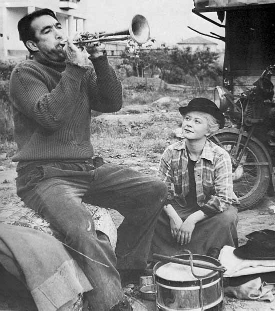 La Strada (1954) de Federico Fellini: La Poética Corporal y el Gesto Inmortal de Gelsomina