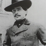 Retrato oficial en blanco y negro del coreógrafo, filósofo y teórico del movimiento Rudolf von Laban